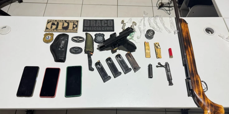 Suspeito de homicídios faz companheira refém e acaba morto em confronto com policiais em Parnarama