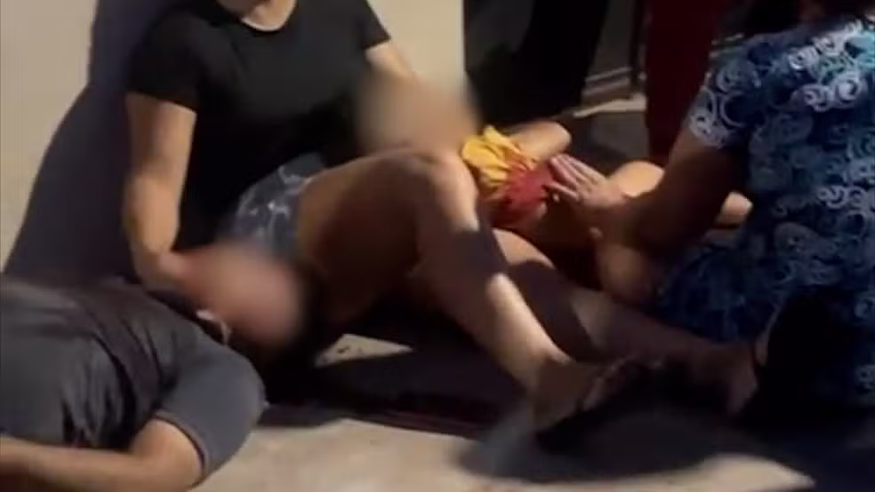 Criança atingida durante execução de pai e filho em Aldeias Altas morre no hospital