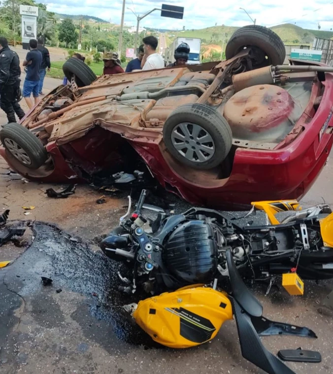 Piloto de motocross morre após colisão entre moto e carro de passeio em Açailândia