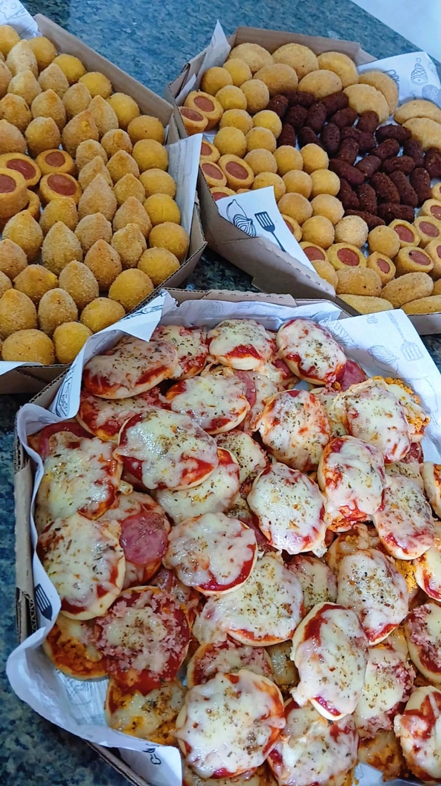 Encomende as delícias da Jasminy Doces e Salgados para as suas festas, eventos e lanches