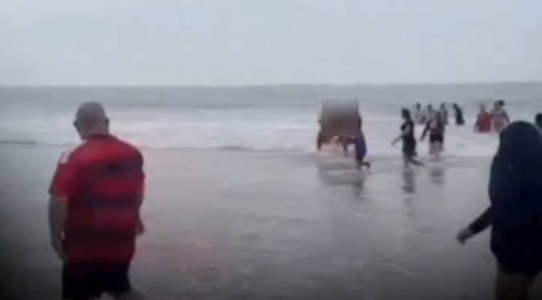 Homem morre afogado ao tentar salvar sobrinho na Praia do Araçagi, no Maranhão